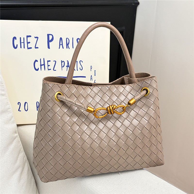 Shoulder Bag "Urban Minimalism" con Trama Weaving e Chiusura Magnetica