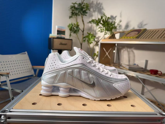 Shox R4