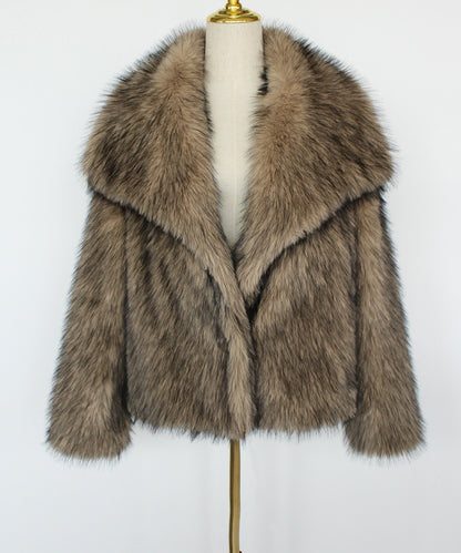 Short Faux Fur 2026: Eco-Pelliccia "Silk-Touch" con Collo Alto