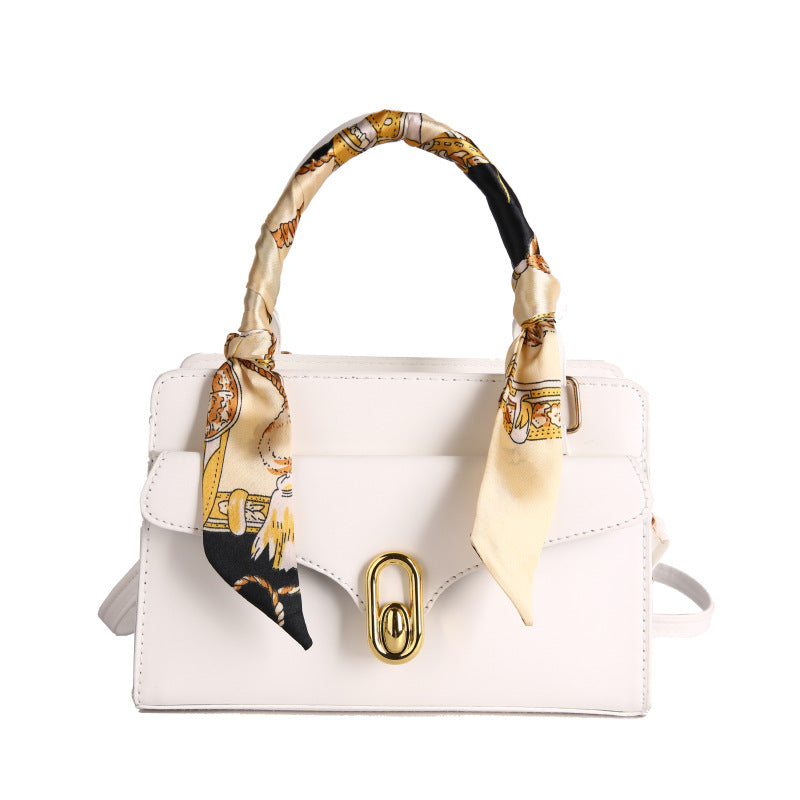 Borsa "Street Style" Horizontal Square con Finiture Stitching e Chiusura Safe-Zip