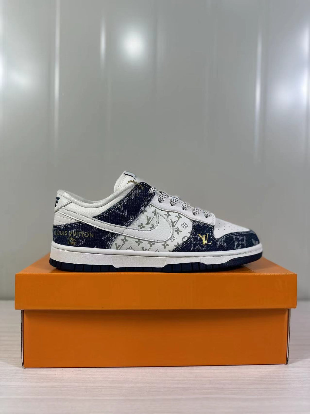 Dunk Low Limited LOUIS VUITTON