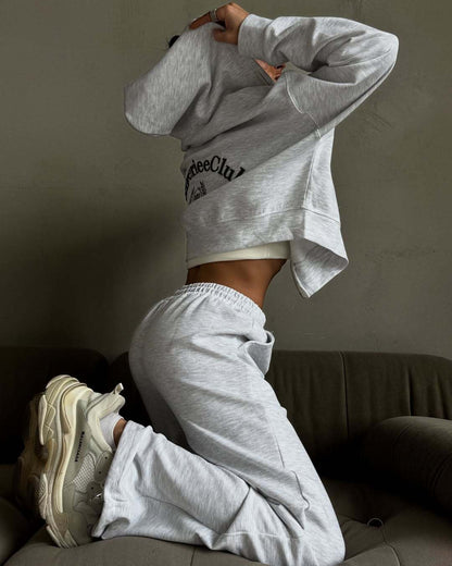 Felpa con Cappuccio Embroidered & Joggers High-Waist 2026