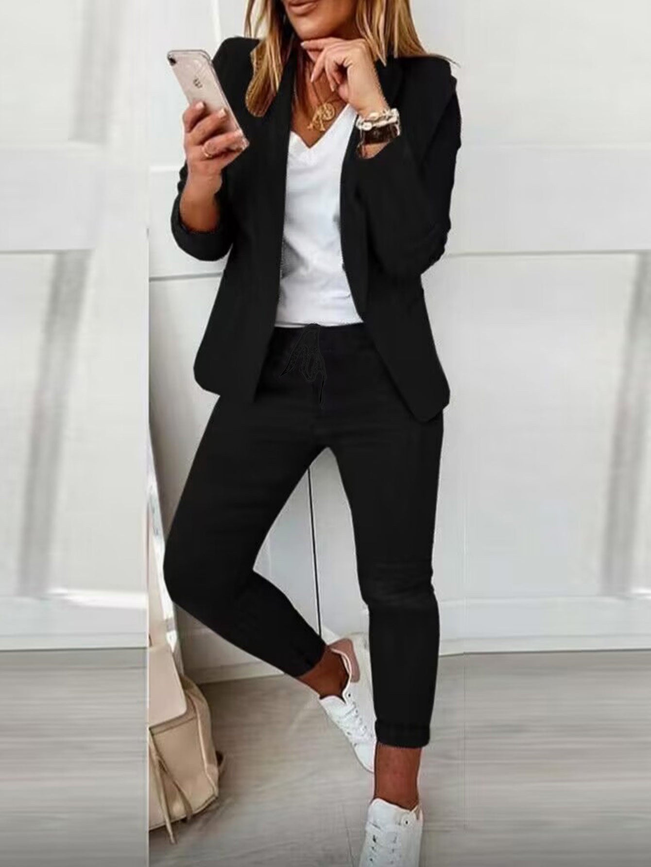 Completo Pantalone "Elegant Wind" per il Business Contemporaneo
