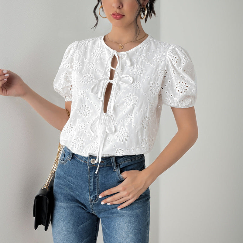 Jumpsuit "White Pure" con Maniche a Sbuffo e Dettagli Lace-Up