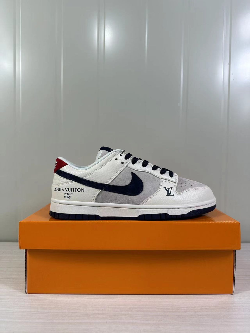 Dunk Low Limited LOUIS VUITTON