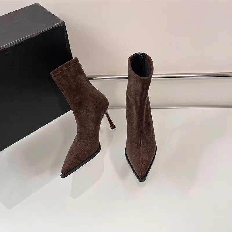 Stivaletto a Punta con Tacco Sottile e Struttura High-Definition