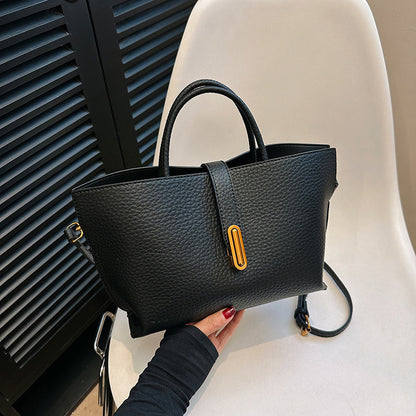 Mini Bucket Bag "Urban Simplicity" con Chiusura a Scatto e Finiture in PU