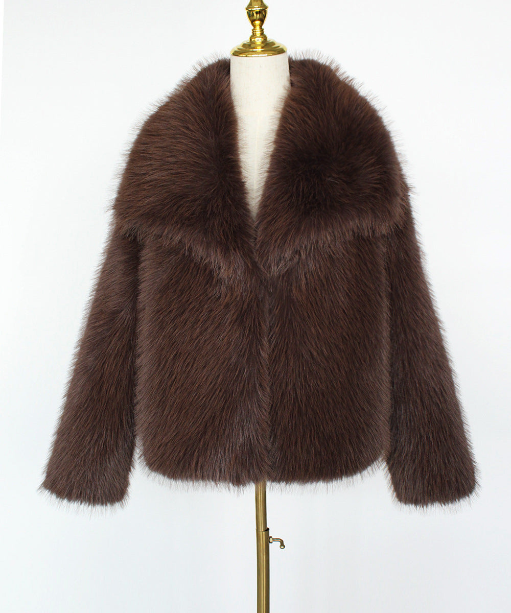 Short Faux Fur 2026: Eco-Pelliccia "Silk-Touch" con Collo Alto