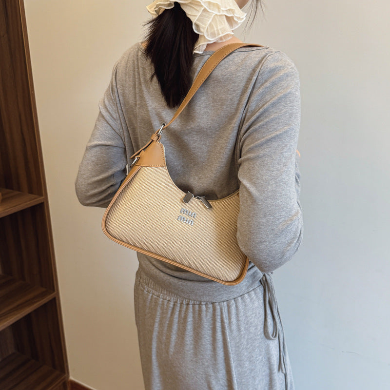 Armpit Bag "Dumpling Shape" con Doppia Tracolla e Scomparto Interno Laminato