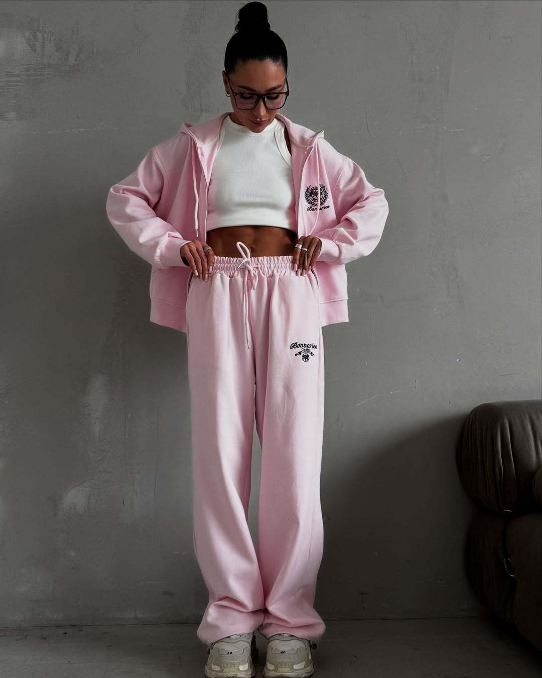 Felpa con Cappuccio Embroidered & Joggers High-Waist 2026