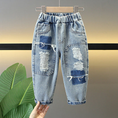 Jeans "Core Blue & Black" con Grafica Lettering e Vita Elastica