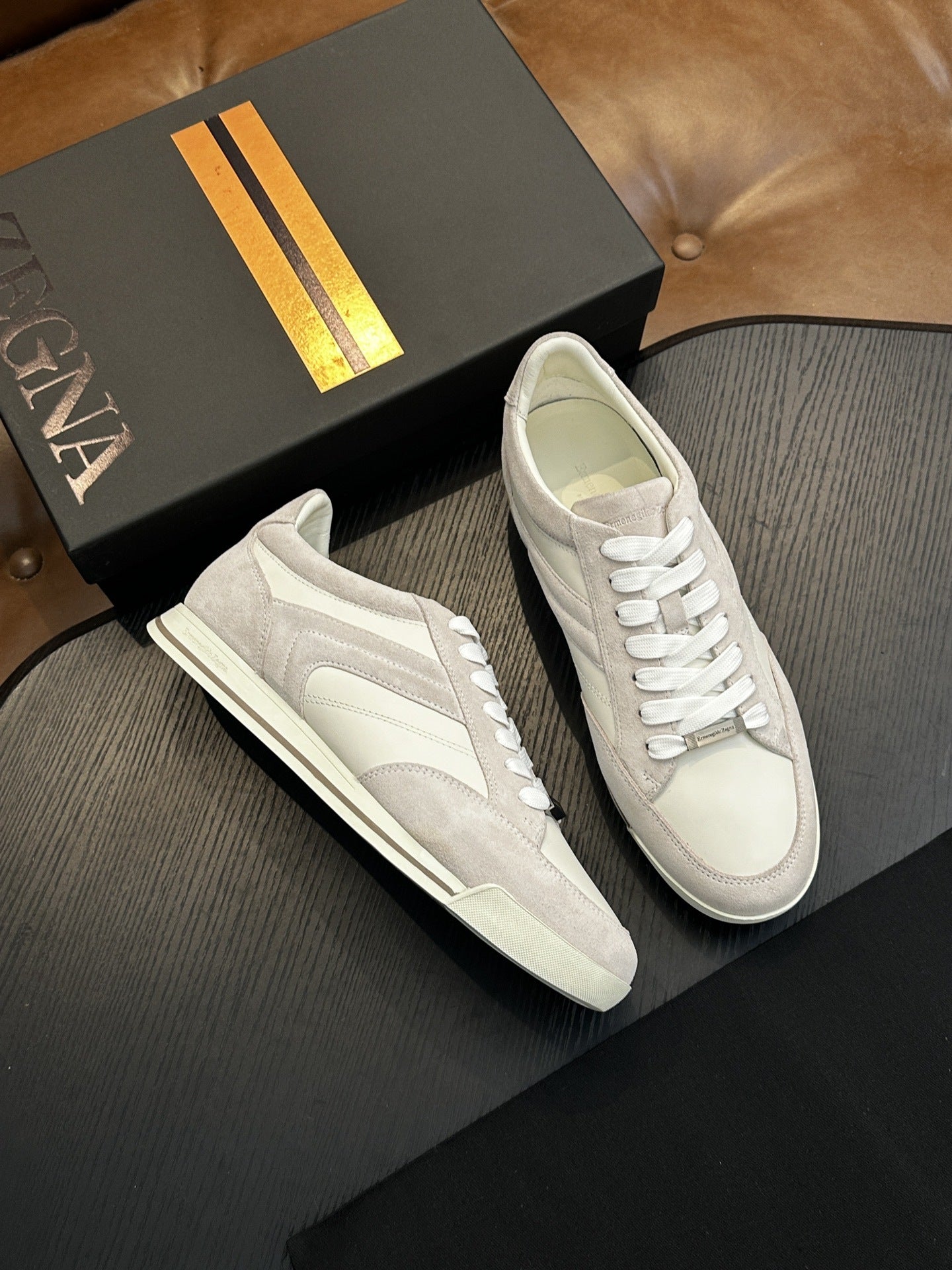 Calzatura Casual in Primo Fiore con Silhouette Medium-Heel e Sistema Shock-Absorption