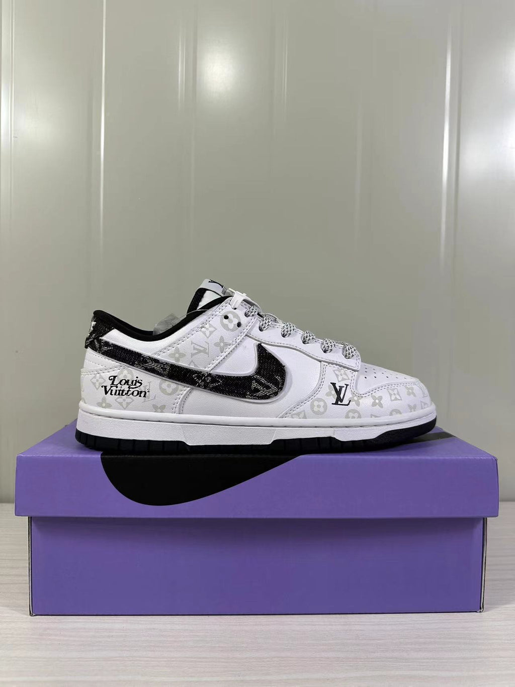 Dunk Low Limited LOUIS VUITTON