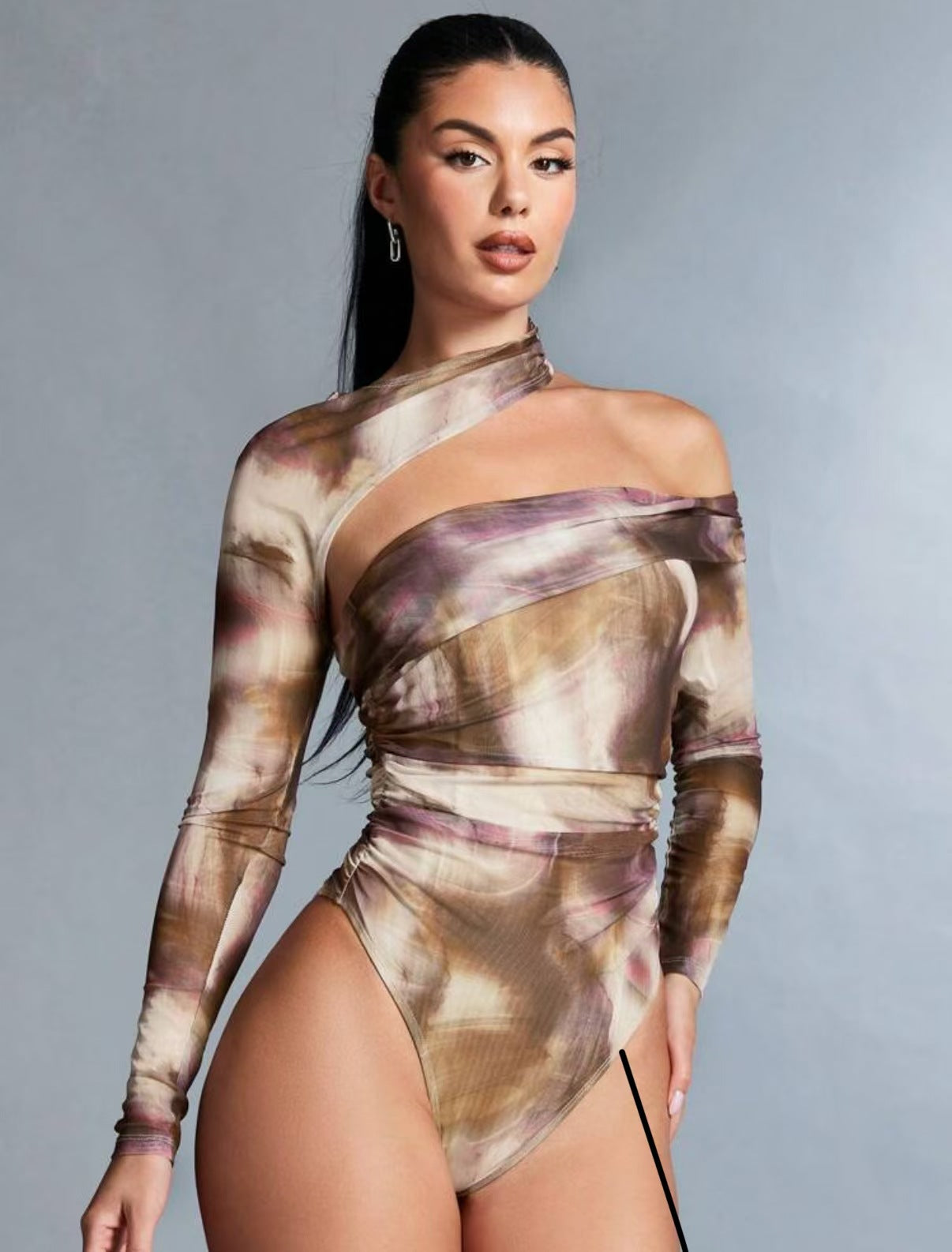 Jumpsuit Aderente in "Milk Silk" – Tuta Capri a Manica Lunga e Vita Bassa