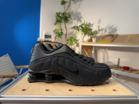 Shox R4