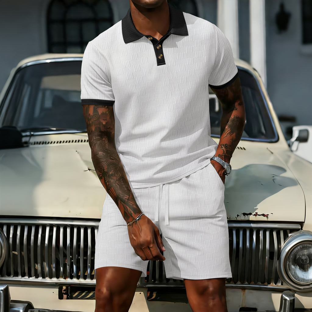 Set Coordinato con Polo Jacquard a Micro-Scacchi e Shorts Strutturati