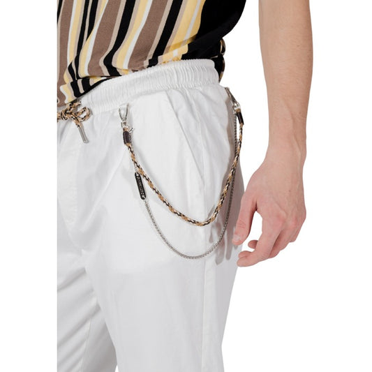 Pantalone con cavallo basso